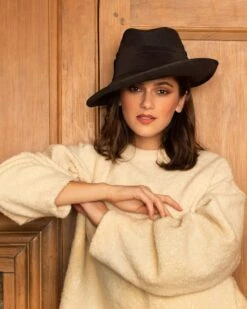 L'Avenue Wool Felt -Ericjavits Shop DSC 3496 1 0d1b7afc 5e80 45de 9213 8d6c78ff3bc9