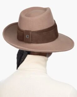 L'Avenue Wool Felt -Ericjavits Shop FW21 13338 L AVENUE ALMONDINE BACKcopy 93991fdc e493 446d 842d a874f30bec0a