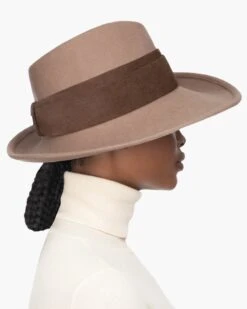 L'Avenue Wool Felt -Ericjavits Shop FW21 13338 L AVENUE ALMONDINE PROFILEcopy 295a3b85 e62f 4329 beb5 0ac73623b54f