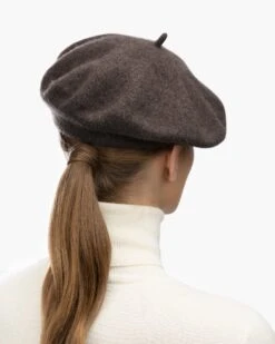 Sophie Beret 21 Sophie Beret -Ericjavits Shop FW22 13607 SOPHIE BERET BROWN BACKcopy