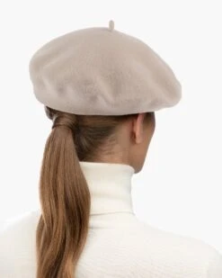 Tanya Beret -Ericjavits Shop FW22 13645 TANYA BERET BISQUE REARcopy