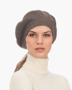 Sophie Beret 29 Sophie Beret -Ericjavits Shop FW23 13607 SOPHIE TAUPE PULLED LOW OVR EARScopy