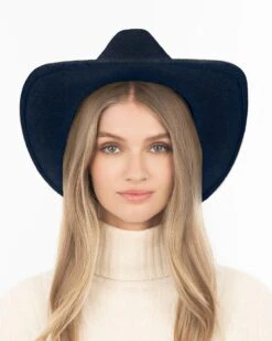 Dakota 25 Dakota -Ericjavits Shop FW25 14060 DAKOTA BLACK BACK ON HEAD