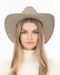 Dakota 18 Dakota -Ericjavits Shop FW25 14060 DAKOTA BONE BACK ON HEAD