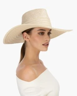 Sea La Vie 38 Sea La Vie -Ericjavits Shop SS22 13436 SEA LA VIE CREAM LEAD