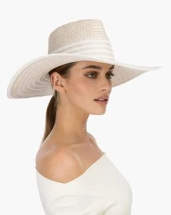 Sea La Vie 34 Sea La Vie -Ericjavits Shop SS22 13436 SEA LA VIE CREAM WHITE LEADcopy