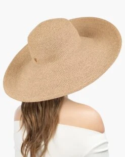 Floppy 26 Floppy -Ericjavits Shop SS22 13807 FLOPPY PEANUT REARcopy cdbaa94b 37d7 43c7 823d 2a41485831b7