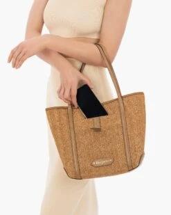 Verona 27 Verona -Ericjavits Shop SS23 23538 VERONA BUTTERSCOTCH SHOULDER FLAP UP W PHONE b188272b e6fe 47df a9bc e2c41ca1c277