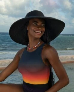 Floppy 32 Floppy -Ericjavits Shop SS23 TULUM POOL 1 FLOPPY BLKcopy