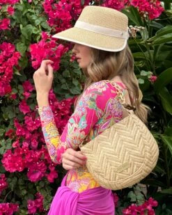 Chain Pouch Raffia -Ericjavits Shop SS24 PALM BEACH SUNBUST VISOR CHAIN POUCH RAFFIA PNT 1dcfc74e 6ce3 4696 a3ff e9e8bd3b8e20